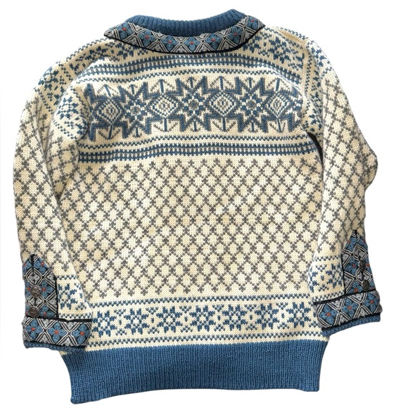 Dale of Norway Nordic Wool Cardigan
Oslo Sweater Shop Exclusive Made in Norway - Picture 7 of 15